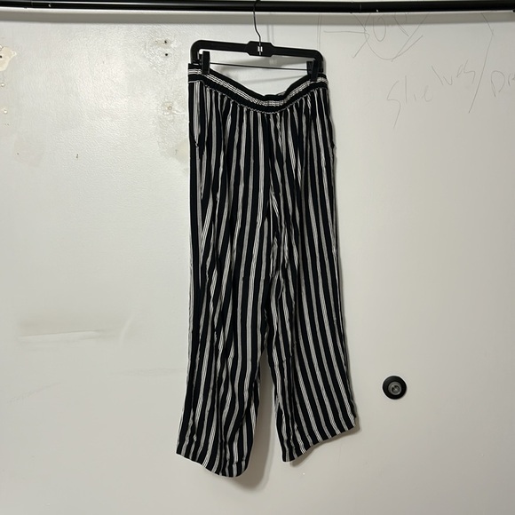 Loft Womens Pants Size Medium Black White Stripe Wide Leg Pull On Lightweight - Picture 4 of 4